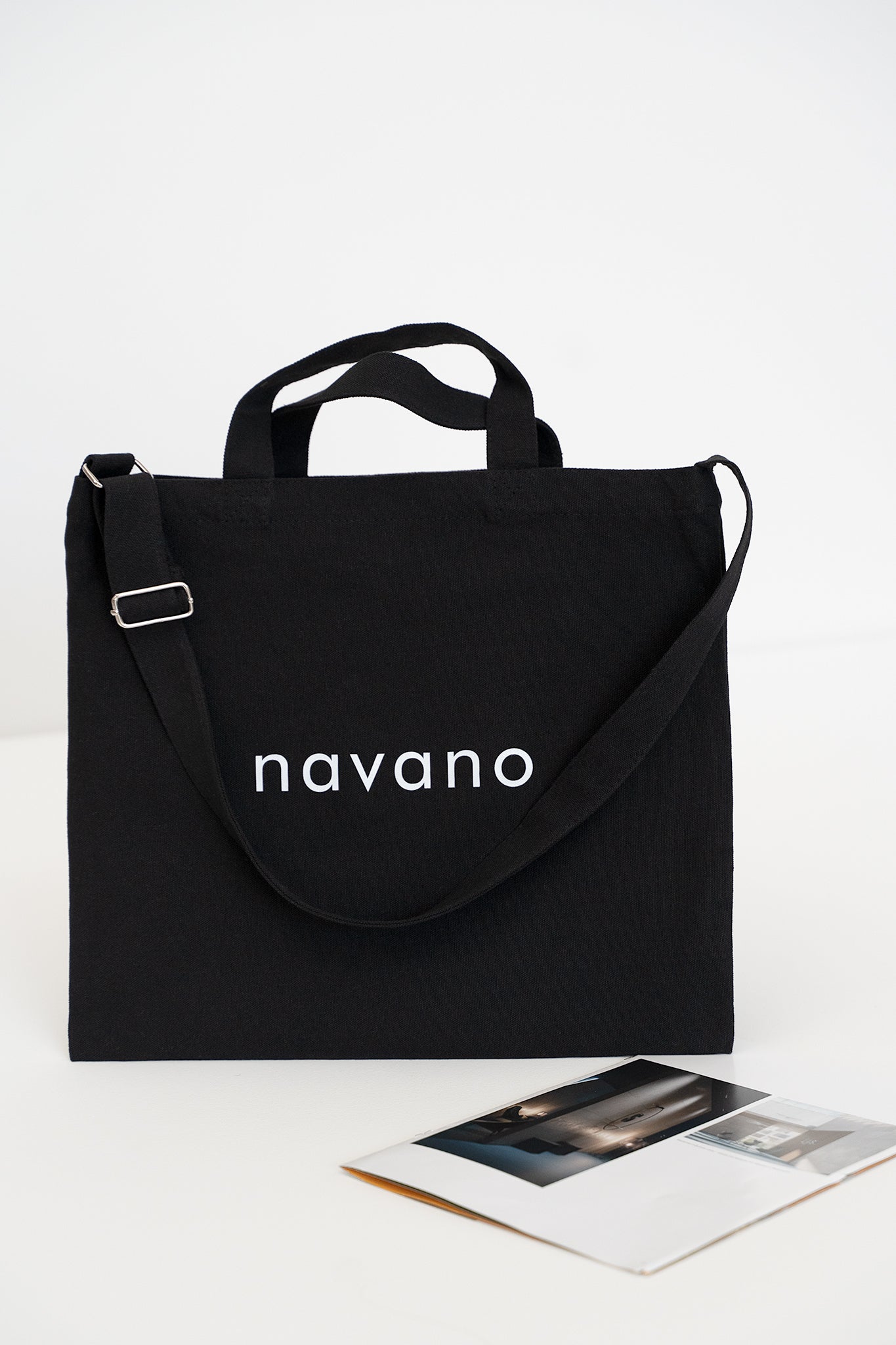 black cotton tote bag – everyday carry with adjustable strap