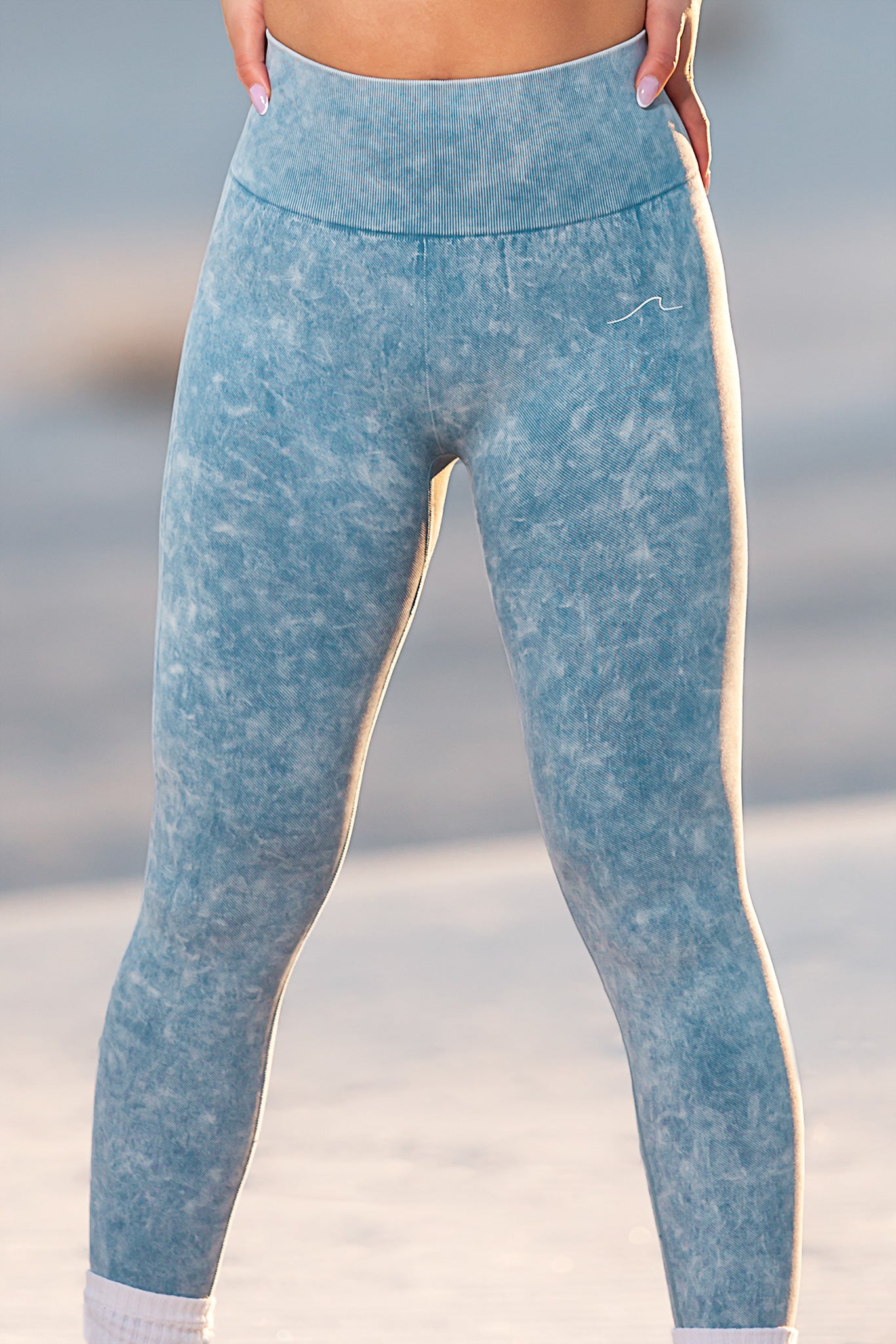 blue acid wash seamless leggings – navano
